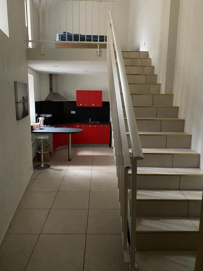 Appartement Calme Centre Ville Historique Ussel  Exterior photo